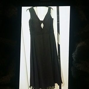 Beautiful and elegant formal dress  great party dr